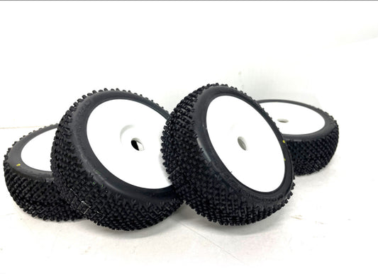 Medial Pro 1/8 Race Tyres - Medium